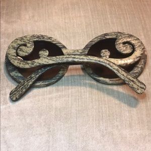 UNIQUE BLACK & CREAM WOODGRAIN SUNGLASSES